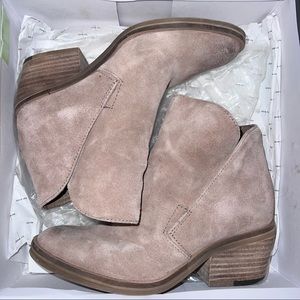 Dolce Vita Booties size 6.5